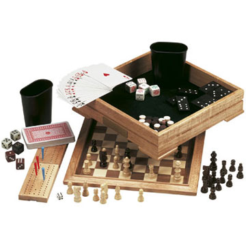 Holzkiste mit 7 klassische Spiele