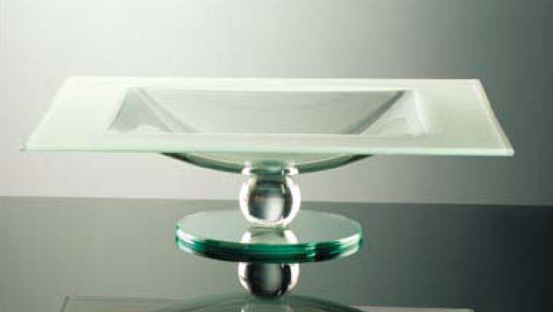 Handgefertigte Kristallglasschale auf Glasfuß